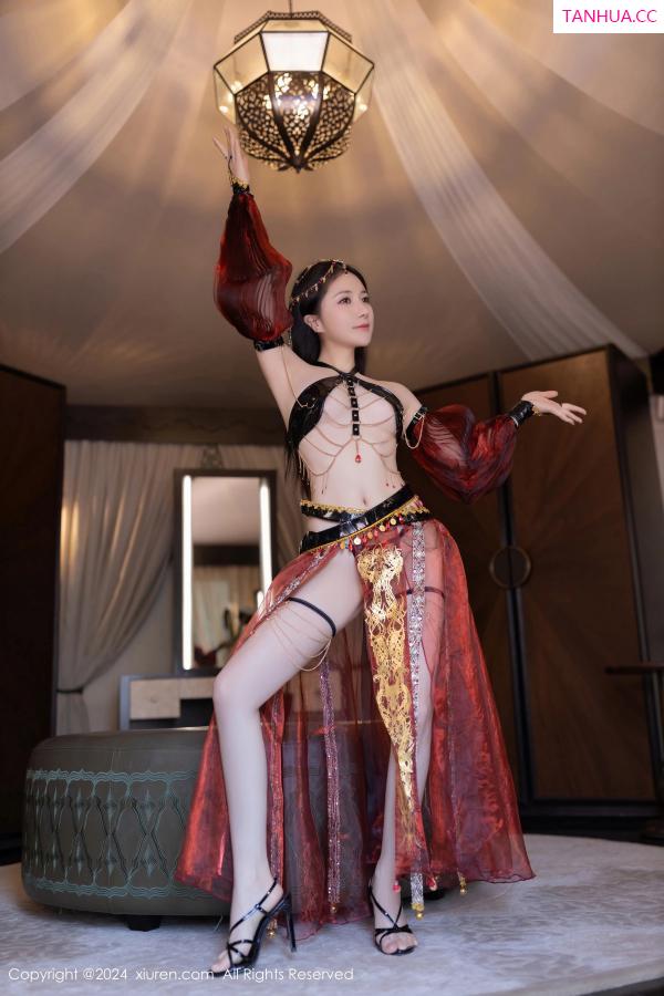 鱼子酱fish  [XiuRen]高清写真图 2024.06.28 No.8778 鱼子酱Fish 舞娘装扮第22张图片